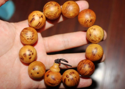 秋天来了,千万别让它毁了你的手串!